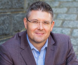 Headshot of Dr. Jesse Crosby