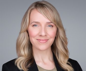 Headshot of Dr. Laura Payne