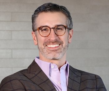 Headshot of Dr. Matthew Robinson